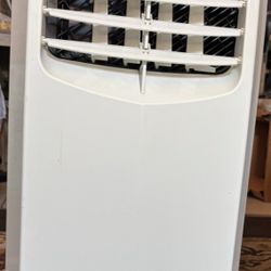 Used  Air Conditioner Works And In New Condition 