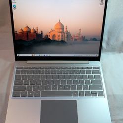 Excellent Condition MICROSOFT SURFACE LAPTOP GO WINDOWS 11 TOUCHSCREEN 64GB PENTIUM i5