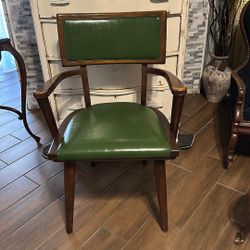 Mid Century  1950 Changing Board Chair. 