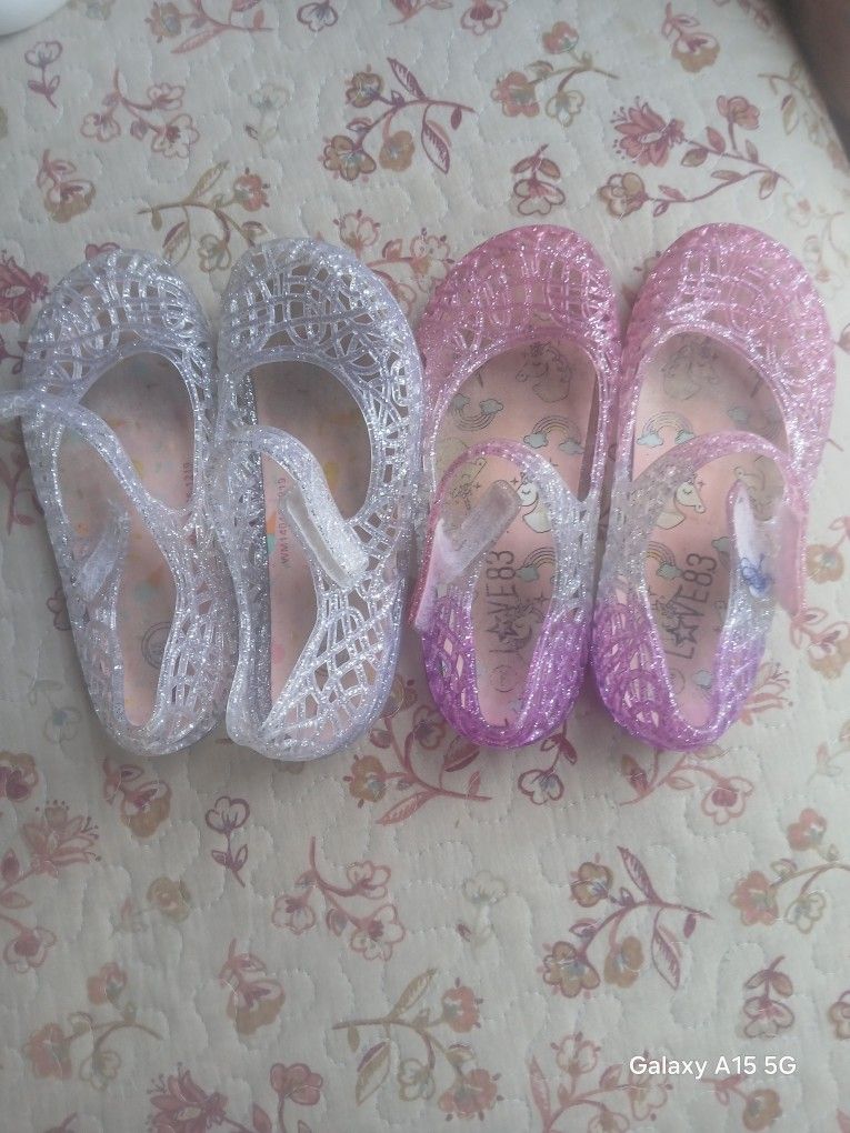 Girls Plastic Mesh Shoe