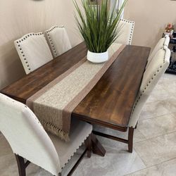 Dining Room Table With Chairs 