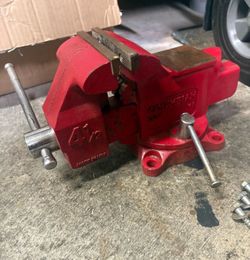 Heavy Duty Swivel Vise With Anvil And Pipe