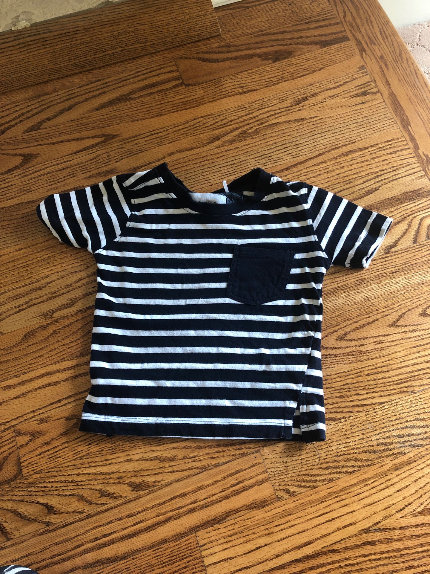 Boys T-shirt size 2t