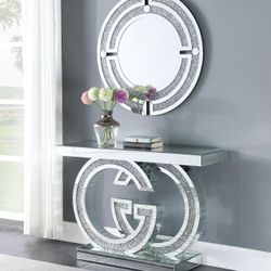 GG Diamond Mirrored Console  New In Box Free delivery 