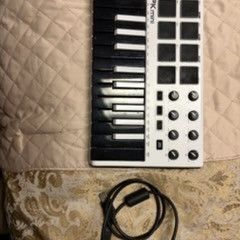 Akai MPK Keyboard 