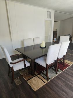 Dinning Room Table with chairs