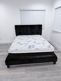 Bed frame new queen size