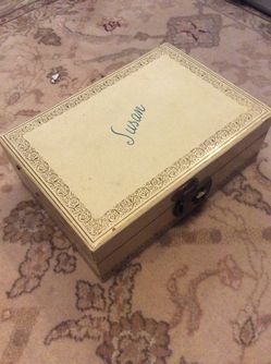 Vintage jewelry box
