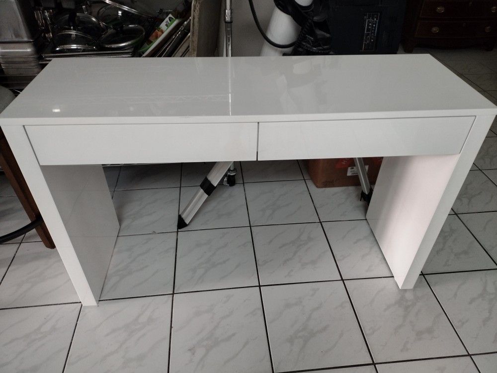 White Writing Desk