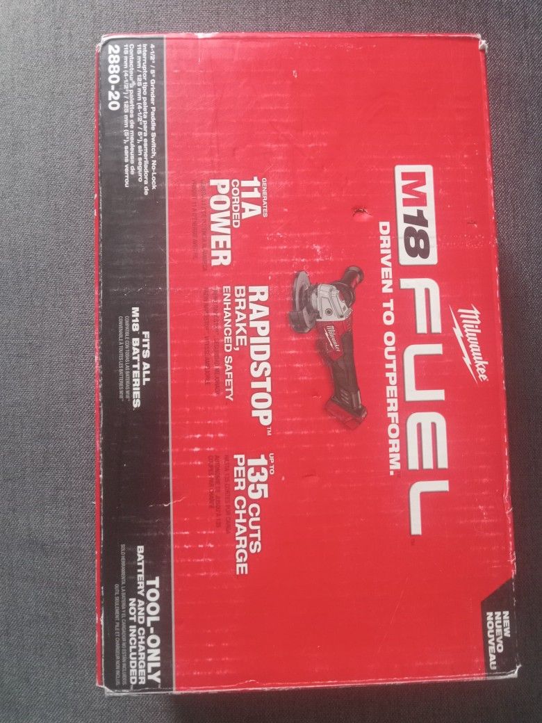 Milwaukee
M18 FUEL 18V Lithium-Ion Brushless Cordless 4-1/2 in./5 in. Grinder w/Paddle Switch (Tool-Only)