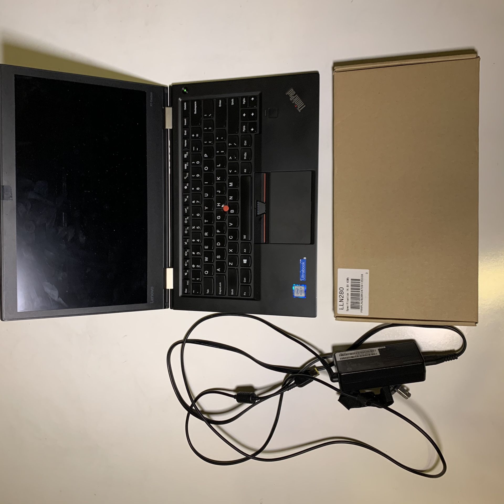 Lenovo thinkpad X1 Carbon 4th Gen (i7, 8GB, with extra battery)