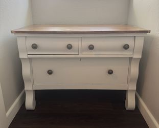 Small Dresser Or Nightstand