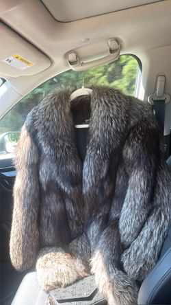 ✨ Rare Vintage Authentic Saga Fox Fur Coat ✨