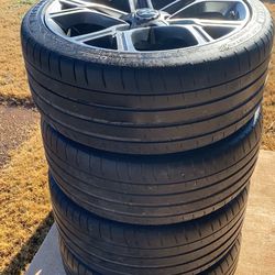 Kia Stinger GT Wheels, Tires And Lugs