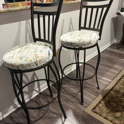 2 Metal Barstools 