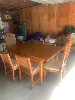 Dining Table w/ 6 chairs