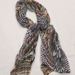 NWT 2 CHIC Scarf- Sheer material w/ zigzag  & polka-dot pattern with "2" Charm