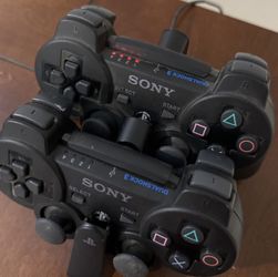 Sony PlayStation Dual Shock 3 Six Axis Remote With OEM Charging Dock