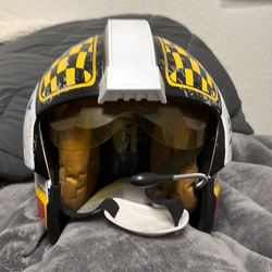 Batuu x-wing helmet