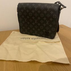 Louis Vuitton Sling Bag 