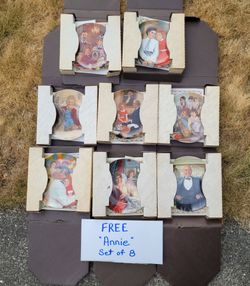 PENDING /FREE -- Set of 8 "ANNIE" Decorative Plates