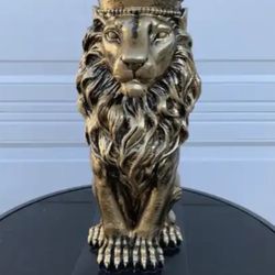The Crown Lion Statue