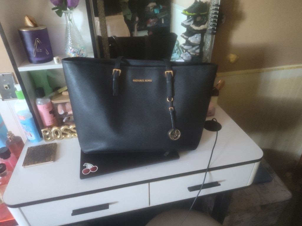 HUGE BLACK & GOLD MK BAG