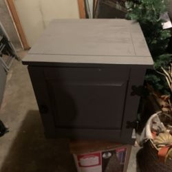 Table / Chest