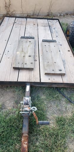 5x10 TRAILER STEEL WITH WOOD FLOOR