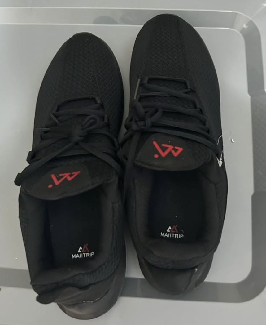 Men’s size 12 1/2 slip resistant tennis shoes ….Maiitrip brand