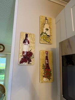 Set of 3 Wine Bottle Wall Plaques