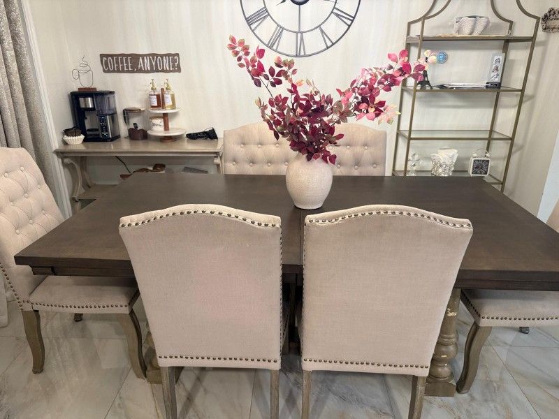 β¨ Elegant 6-Seater Dining Table Set β Excellent Condition! β¨