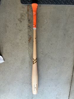 AJ 10 Torpedo Custom Pro Wood Bat