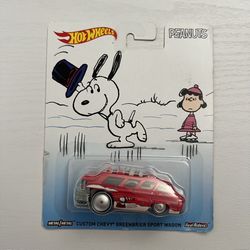 Hot Wheels Premium PEANUTS      CUSTOM CHEVY GREENBRIER SPORT WAGON 2016