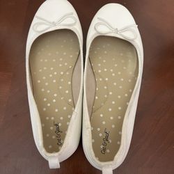 Zapatos de piso para niñas, número cuatro poco usados, excelente condición