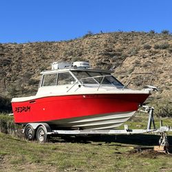 1986 Bayliner Trophy 2160 Hard Top 