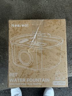 Pet water fountain