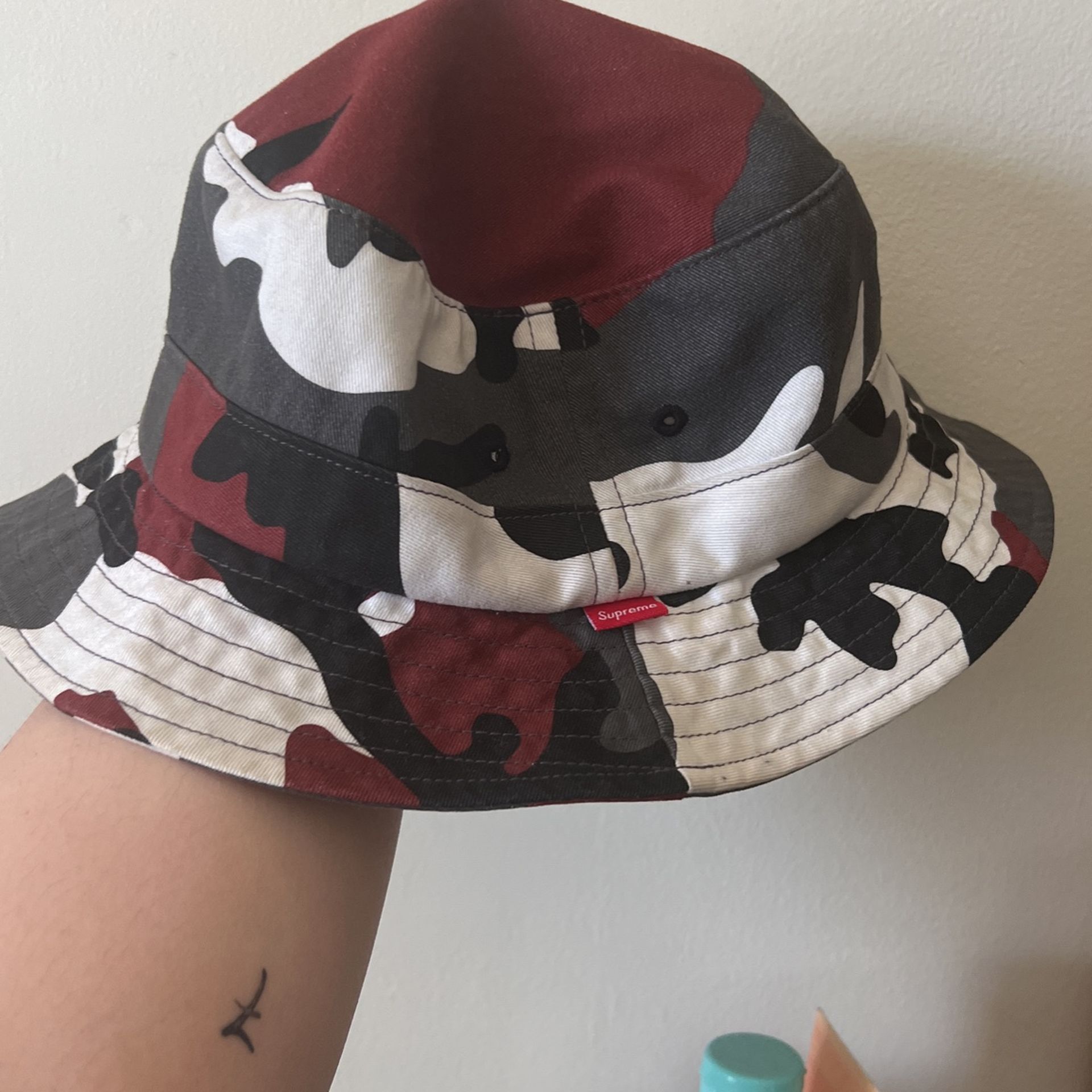 Used Supreme Bucket Hat Red, White, Black, Grey