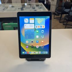 iPad 9.7inch 32GB excellent condition Gray Color