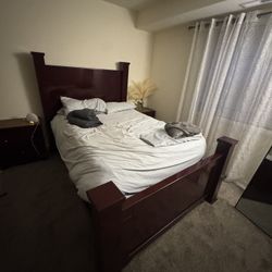 Full Size Bed Set w/ Two Nightstands 