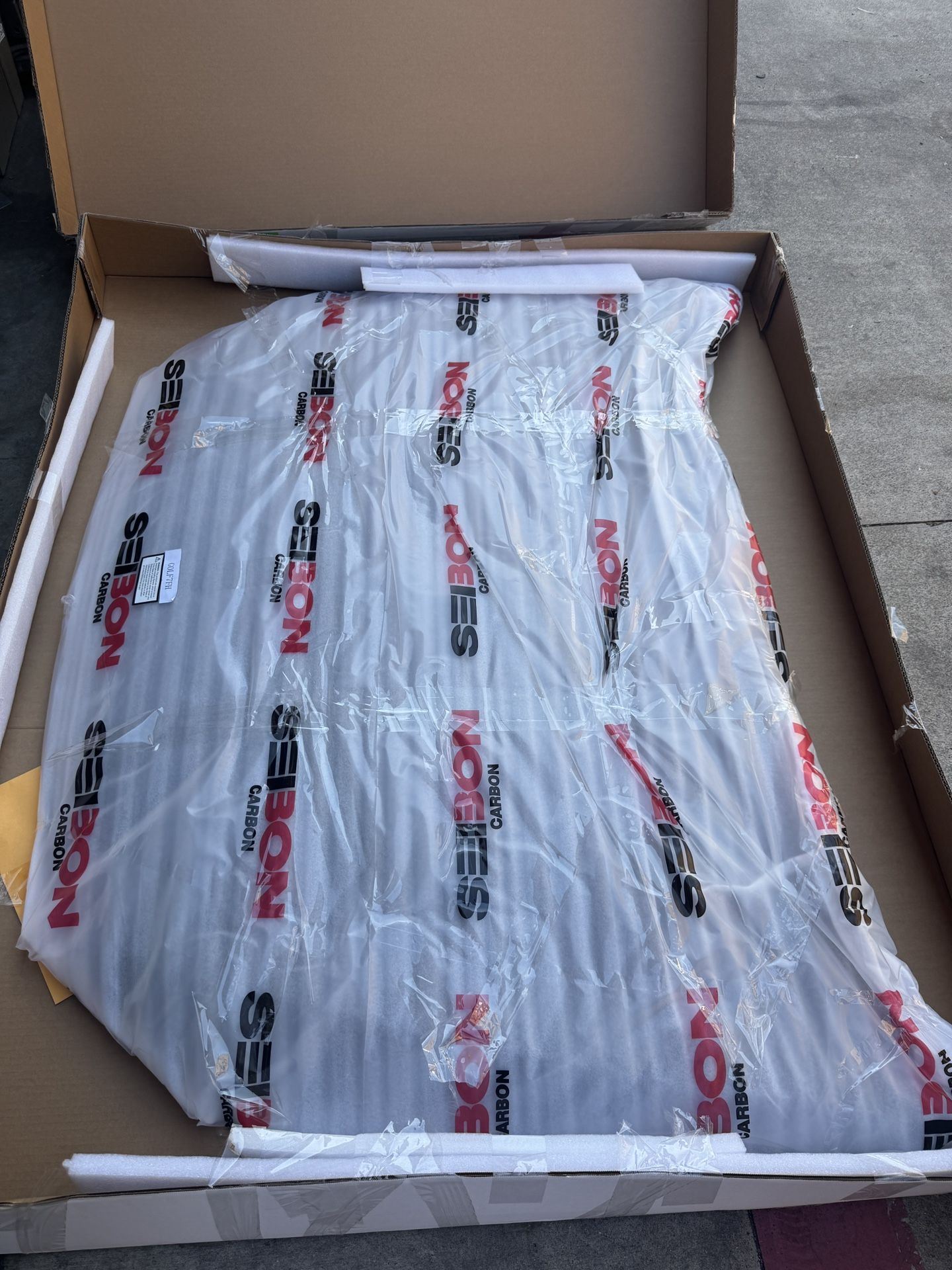 *SEALED* Seibon Carbon Fiber Hood VW golf MK7