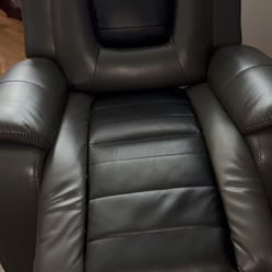 Love Seat And Recliner 