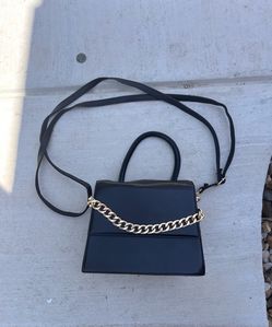 Forever 21 Black Bag Adjustable/removable Strap Mini Bag With Gold Chain