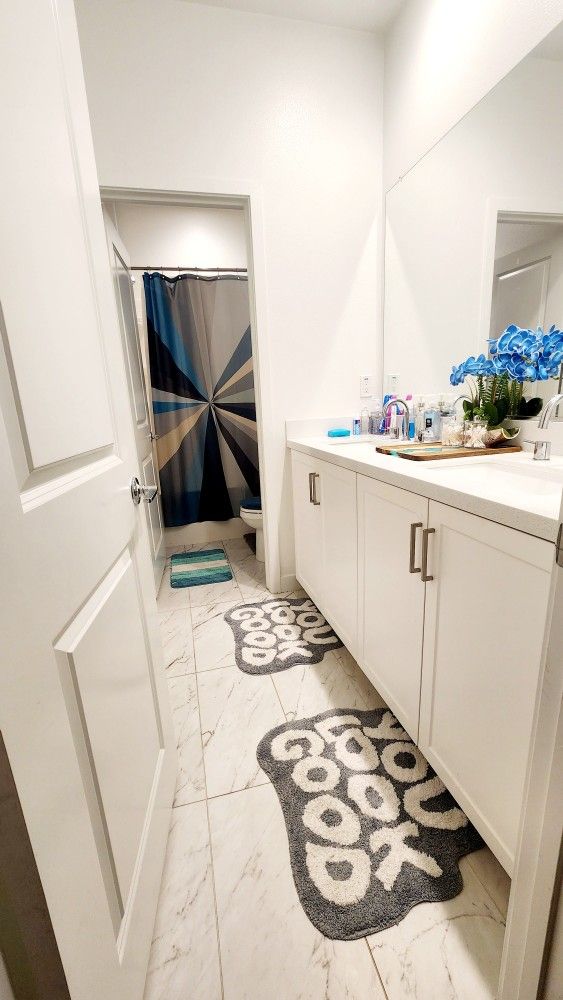 YOU LOOK GOOD BATH RUGS