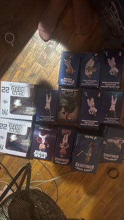 Selling  Yankee bobbles head