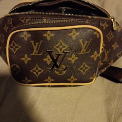 Louis Vuitton Waist Bogo Bag 