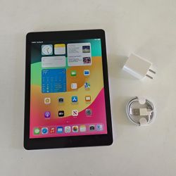 Apple iPad 6 - Wifi - Like New 