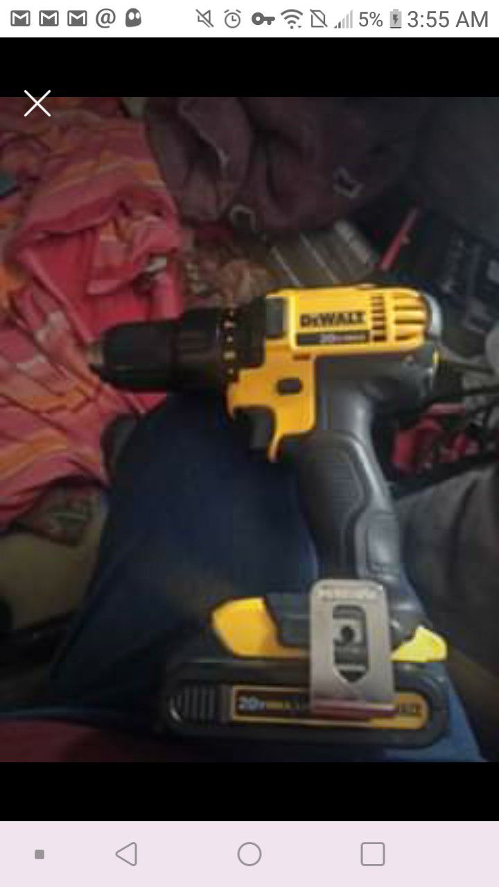 Dewalt Drill like new with battery - no charger