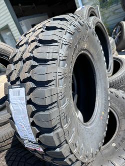 31x10.50R15 4 new tires M/T