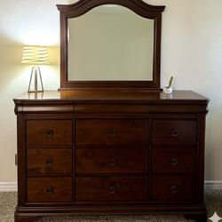 Cameron Cherry Dresser And mirror